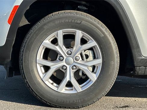 Certified 2022 Jeep Grand Cherokee Limited image 24