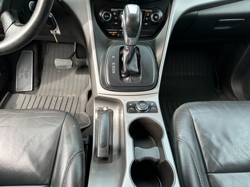 Used 2015 Ford Escape SE w/ Equipment Group 201A FWD image 19