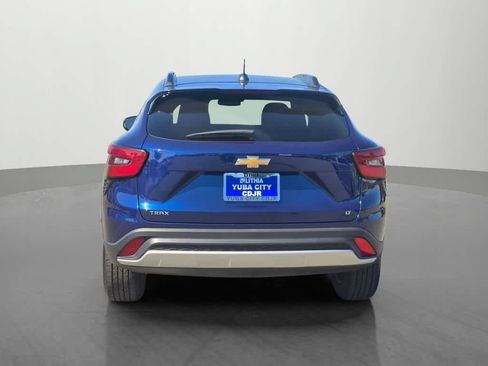 Used 2024 Chevrolet Trax LT FWD image 5
