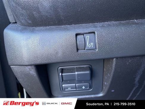 Used 2025 Chevrolet Colorado W/T w/ WT Custom Package AWD/4WD image 21