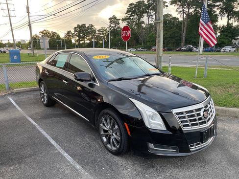 Used 2014 Cadillac XTS w/ Rear Seat Comfort Package image 2
