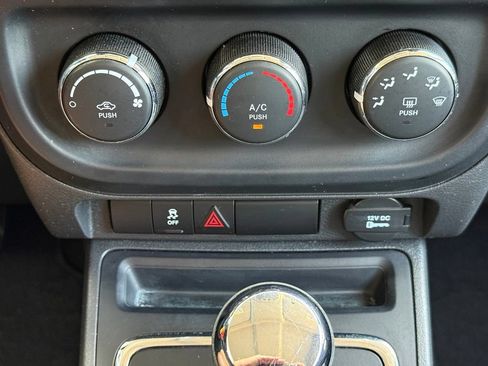 Used 2014 Jeep Patriot Sport w/ Power Value Group FWD image 14