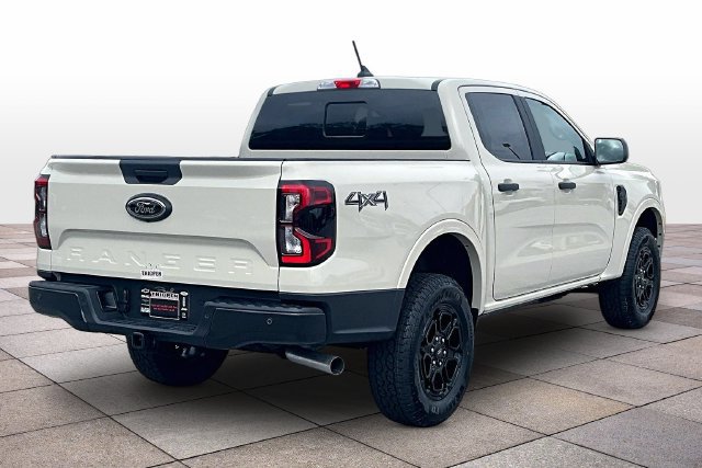 New 2026 Ford Ranger XLT w/ Black Appearance Package RWD image 18
