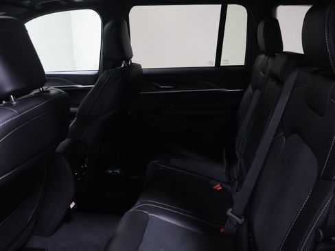 New 2026 Jeep Grand Cherokee Altitude AWD/4WD image 12