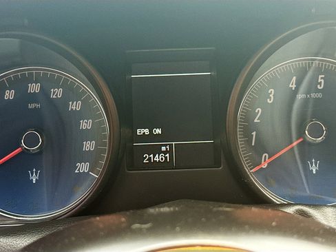 Used 2015 Maserati GranTurismo MC image 12