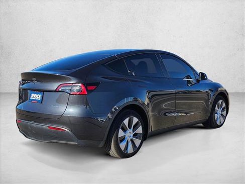 Used 2024 Tesla Model Y Long Range image 5