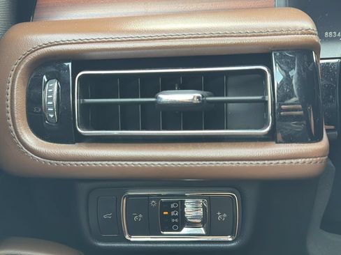 Used 2022 Lincoln Aviator Reserve w/ Equipment Group 201A AWD/4WD image 8