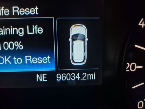 Used 2019 Ford Explorer FWD image 12