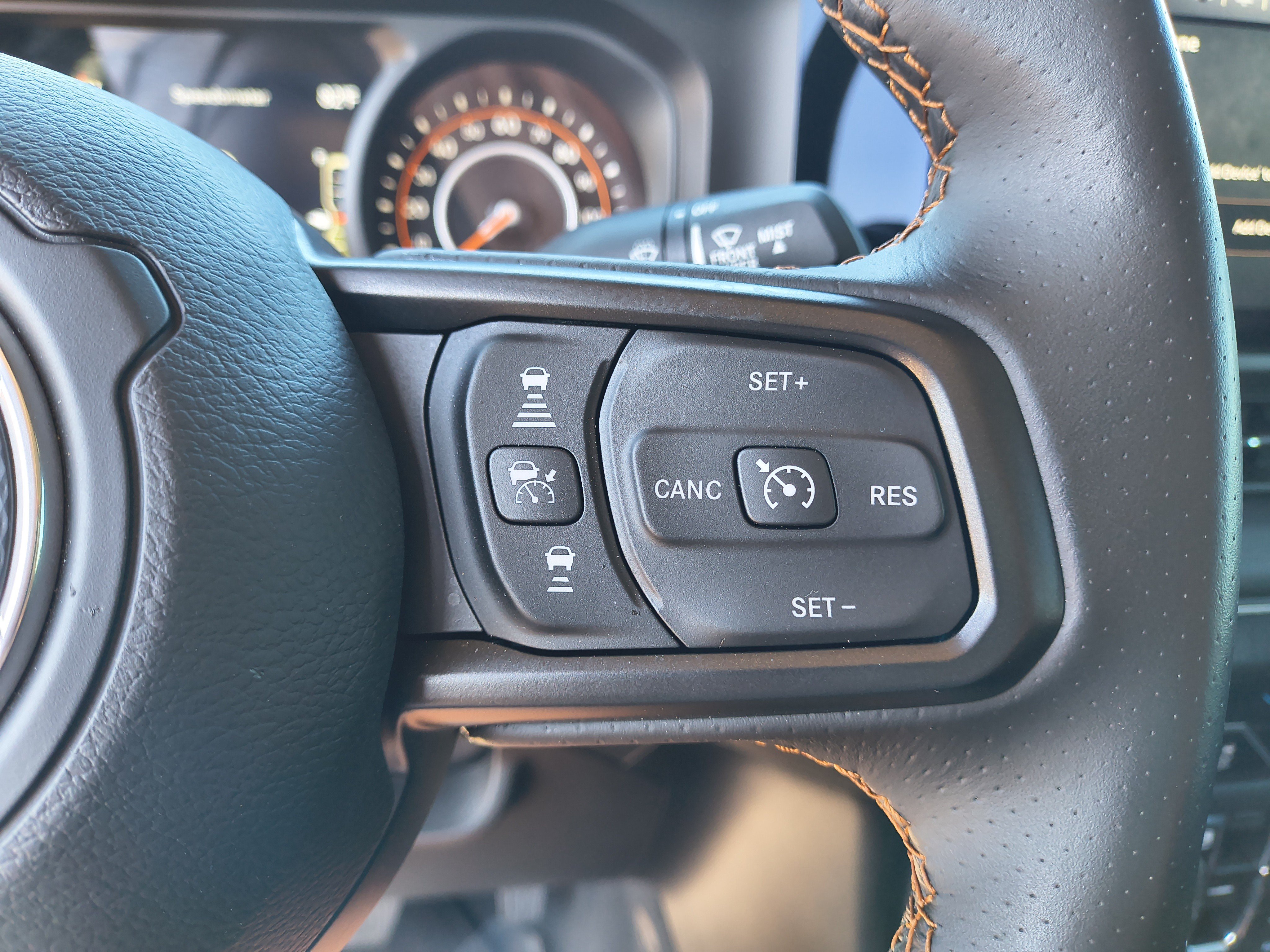 Used 2024 Jeep Gladiator Mojave AWD/4WD image 34