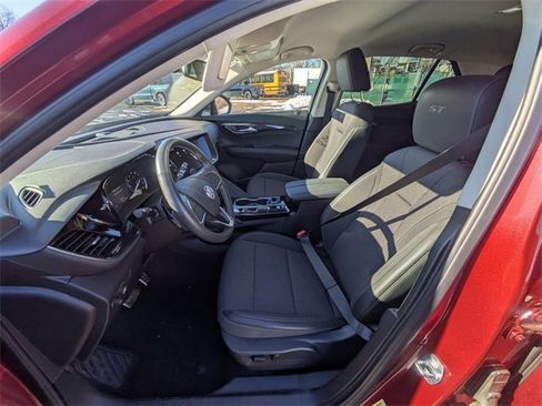 Used 2023 Buick Envision Preferred w/ Sport Touring Package image 26