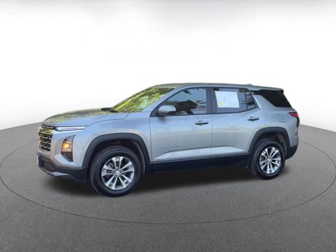 Used 2025 Chevrolet Equinox LT FWD image 8