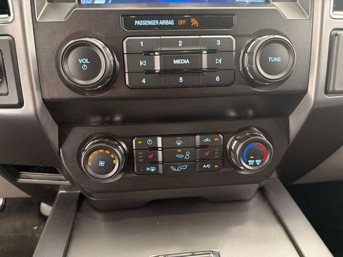 Used 2020 Ford F150 XLT w/ Equipment Group 302A Luxury AWD/4WD image 16