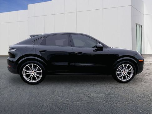Certified 2024 Porsche Cayenne Coupe AWD/4WD image 8