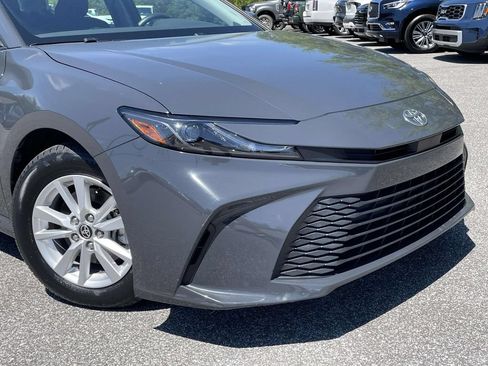 Used 2025 Toyota Camry LE FWD image 9