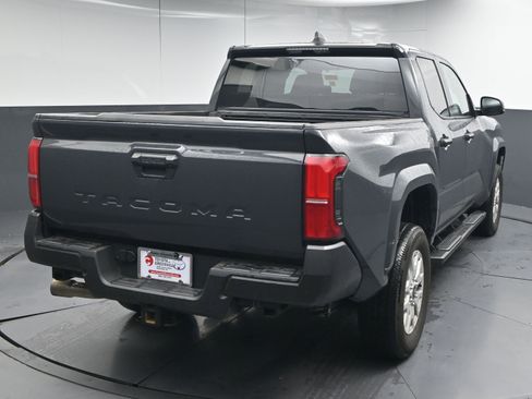 Used 2025 Toyota Tacoma SR image 8