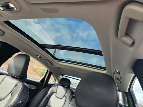 Used 2021 Volvo S90 T6 Inscription image 12