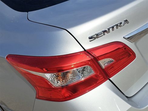 Used 2019 Nissan Sentra SV image 36