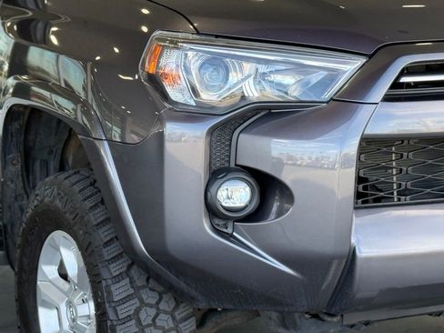 Used 2021 Toyota 4Runner SR5 AWD/4WD image 9