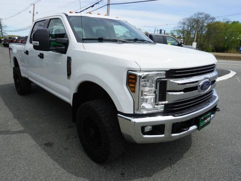 Used 2019 Ford F250 XLT w/ XLT Value Package AWD/4WD image 4