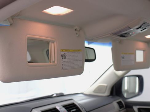 Used 2017 Lexus GX 460 Premium image 71