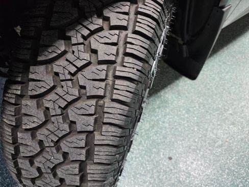 Used 2013 RAM 1500 Classic SLT w/ Premium Display Pkg image 13