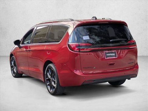 New 2026 Chrysler Pacifica Limited w/ S Appearance Package FWD image 7