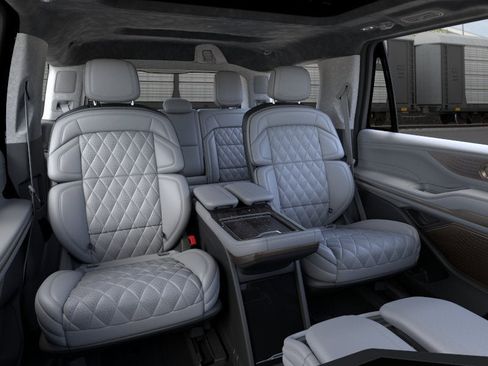 New 2026 Lincoln Navigator Black Label AWD/4WD image 11