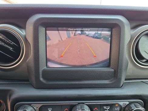 Used 2021 Jeep Wrangler Unlimited Sport AWD/4WD image 18