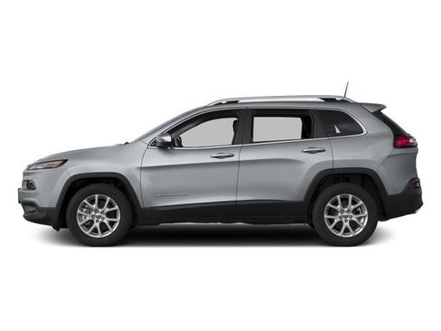 Used 2016 Jeep Cherokee Latitude w/ Cold Weather Group AWD/4WD image 4