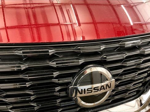 Used 2021 Nissan Rogue SV image 29