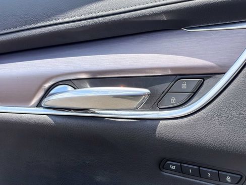 Certified 2025 Cadillac XT6 Luxury FWD image 38