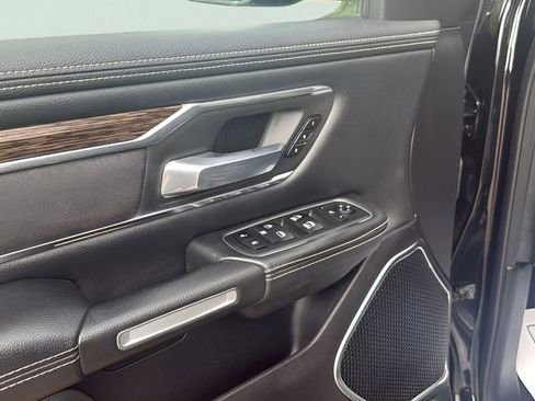 Used 2019 RAM 1500 Laramie image 11