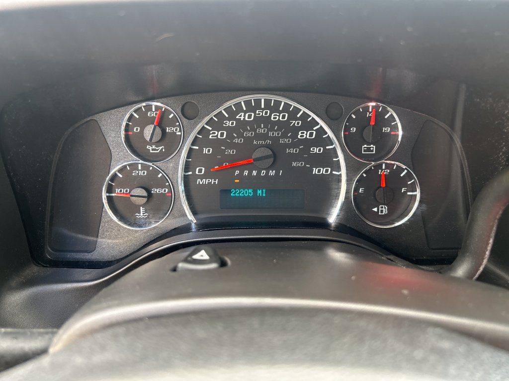 Used 2025 GMC Savana 2500 w/ Driver Convenience Package RWD image 17