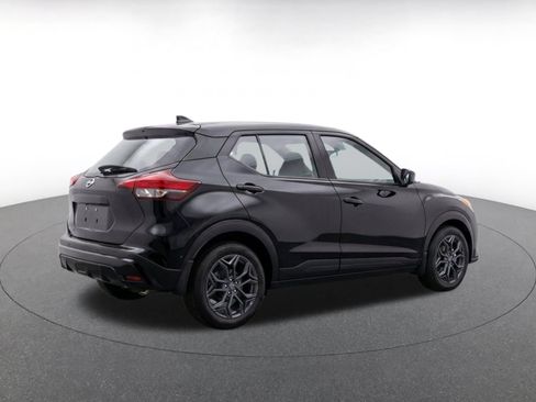 Used 2026 Nissan Kicks SR AWD/4WD image 7