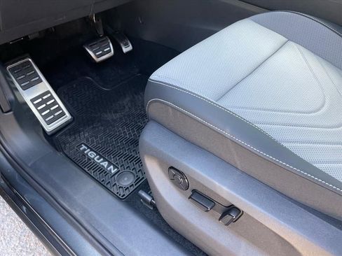 New 2026 Volkswagen Tiguan SE R-Line image 11