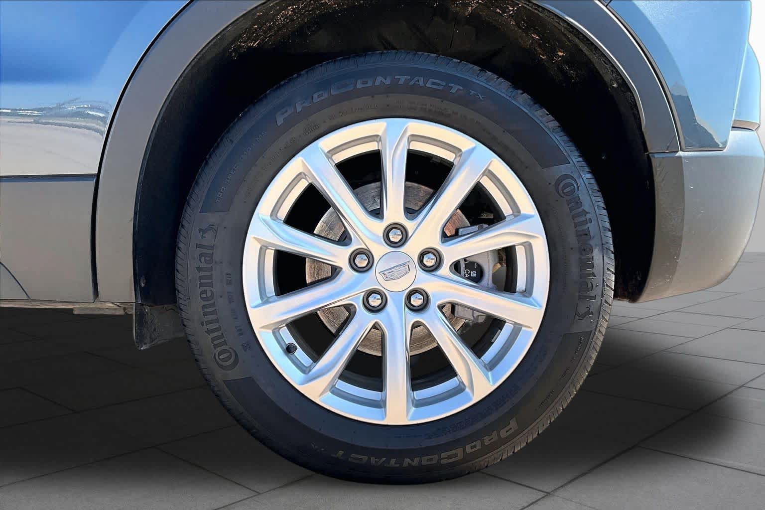 Used 2019 Cadillac XT4 Luxury w/ Cold Weather Package FWD image 11