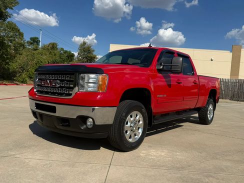Used 2012 GMC Sierra 2500 SLT w/ SLT Convenience Package RWD image 2