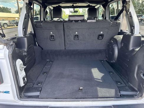 Used 2021 Jeep Wrangler Unlimited Sahara w/ Cold Weather Group image 10