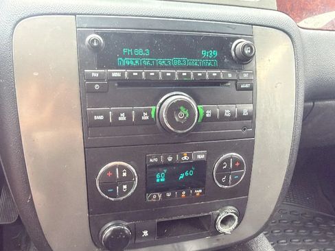 Used 2011 GMC Yukon XL SLE AWD/4WD image 14