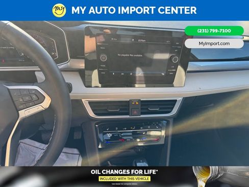 Used 2025 Volkswagen Taos SEL w/ Black Wheel Plus Package AWD/4WD image 8