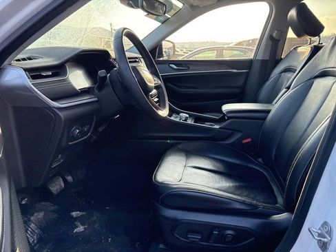 Used 2023 Jeep Grand Cherokee L Limited image 8