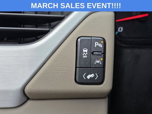 Used 2019 GMC Yukon XL SLT w/ Open Road Package image 29