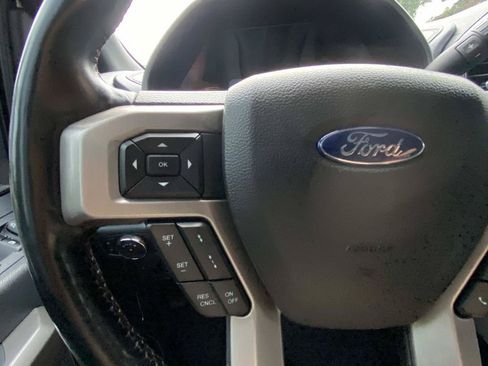 Certified 2022 Ford F350 Platinum w/ Tremor Off-Road Package AWD/4WD image 33