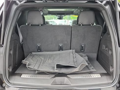 Used 2023 Chevrolet Tahoe Premier w/ Premium Package 2 AWD/4WD image 23