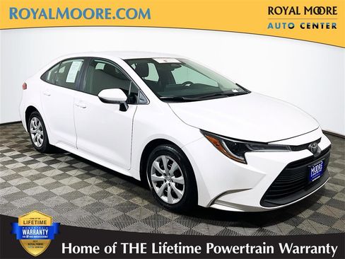 Certified 2024 Toyota Corolla LE image 1