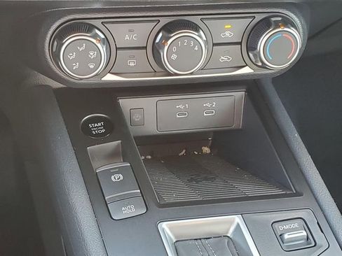 Certified 2025 Nissan Kicks SV image 24