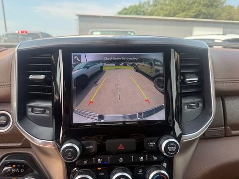 Used 2019 RAM 1500 Laramie AWD/4WD image 11