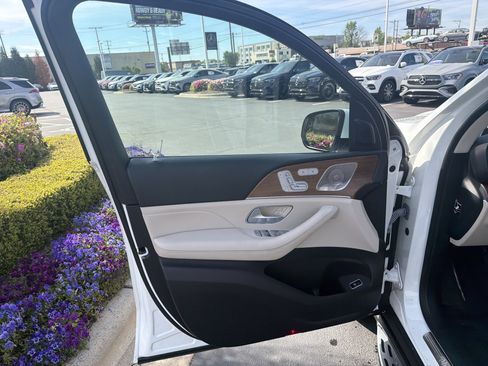 Used 2023 Mercedes-Benz GLE 350 4MATIC w/ 3rd Row Seat Package image 14