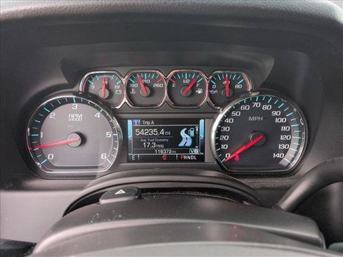 Used 2018 Chevrolet Suburban LS RWD image 11