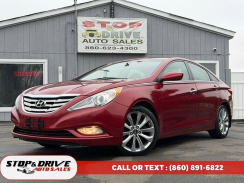 Used 2013 Hyundai Sonata SE w/ Navigation & Sunroof Pkg FWD image 1
